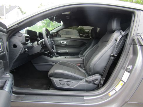 Used 2024 Ford Mustang GT RWD image 21