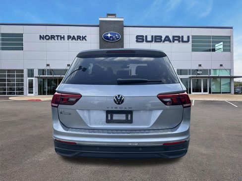 Used 2024 Volkswagen Tiguan SE FWD image 4