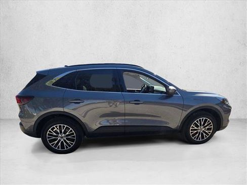 Certified 2024 Ford Escape SE w/ PHEV Premium Package image 4