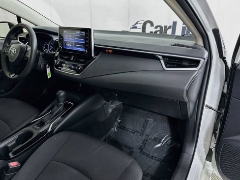 Used 2020 Toyota Corolla LE FWD image 32