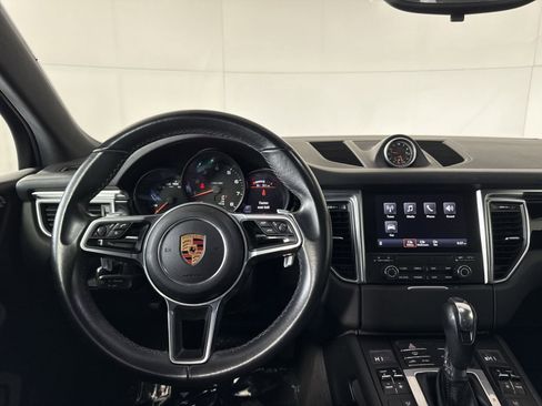 Used 2018 Porsche Macan Sport Edition image 16