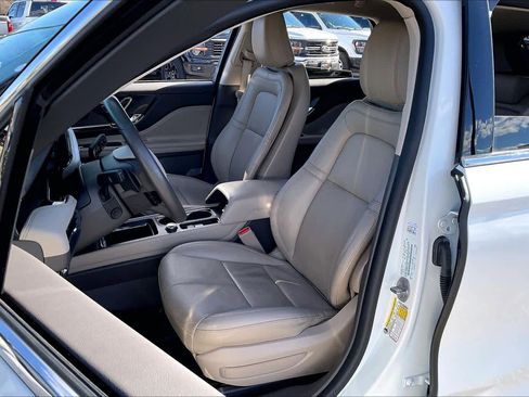 Used 2024 Lincoln Corsair Grand Touring w/ Equipment Group 301A image 18