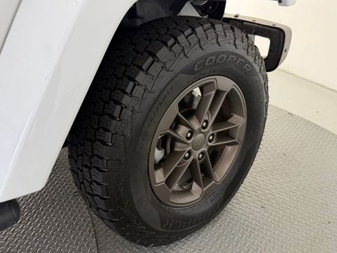 Used 2017 Jeep Wrangler Unlimited Sahara AWD/4WD image 50