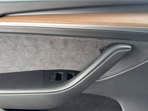 Used 2023 Tesla Model Y Long Range image 16