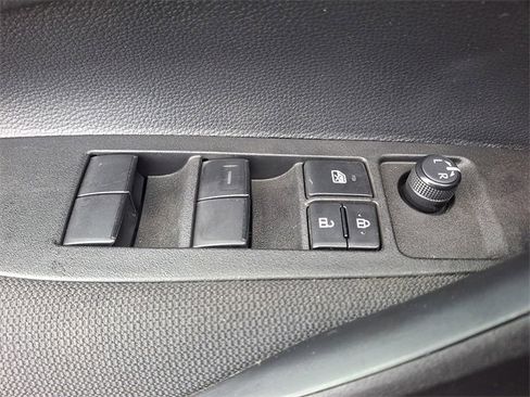 Used 2025 Toyota Corolla LE image 25