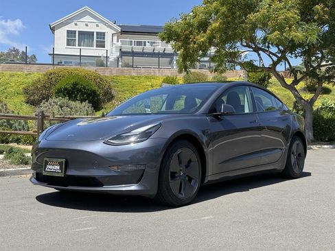 Used 2023 Tesla Model 3 Standard Range RWD image 8