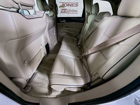 Used 2018 Jeep Grand Cherokee Overland image 28