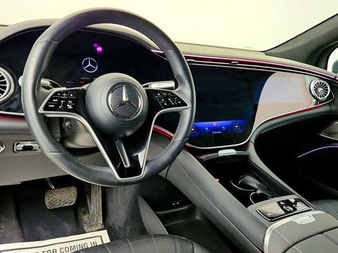 Used 2023 Mercedes-Benz EQS 580 4MATIC SUV image 12