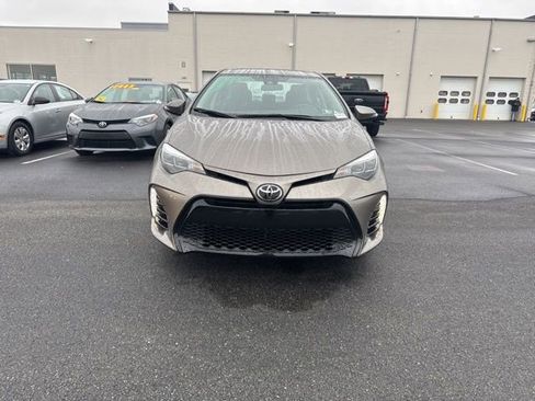 Used 2017 Toyota Corolla SE w/ SE Premium Package image 5