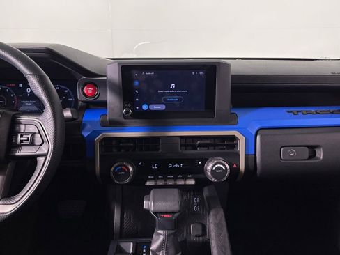 Certified 2025 Toyota Tacoma TRD Off-Road image 15