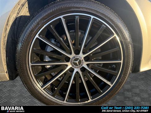 Used 2019 Mercedes-Benz C 300 4MATIC Sedan image 9