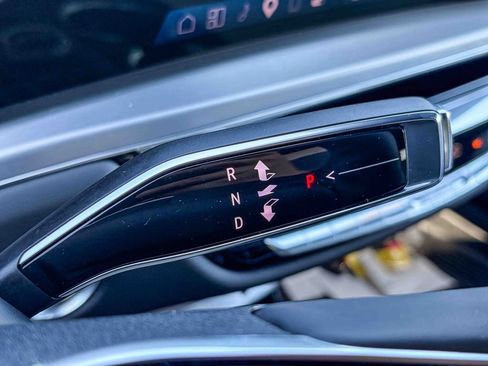 Certified 2024 Cadillac Lyriq Luxury AWD/4WD image 44