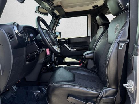 Used 2013 Jeep Wrangler Sport AWD/4WD image 11