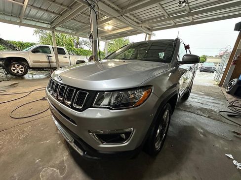 Used 2021 Jeep Compass Limited AWD/4WD image 2