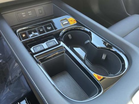 Certified 2025 Nissan Murano SL image 23