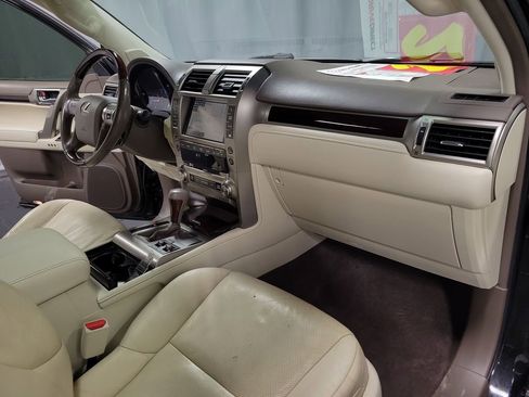 Used 2017 Lexus GX 460 Premium image 25