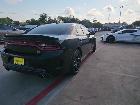 Used 2019 Dodge Charger Scat Pack w/ Plus Group RWD image 8