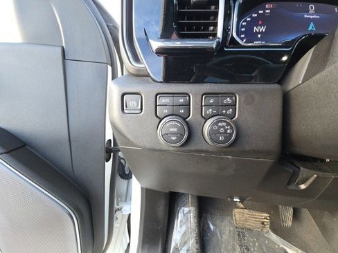Used 2024 Chevrolet Silverado 3500 High Country image 18