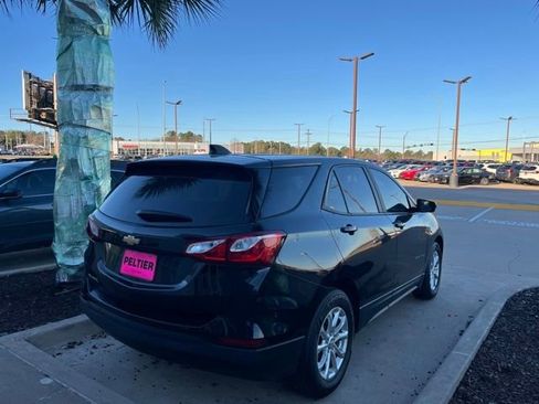 Used 2020 Chevrolet Equinox LS w/ LS Convenience Package image 17