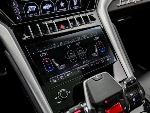 Used 2022 Lamborghini Urus AWD/4WD image 68