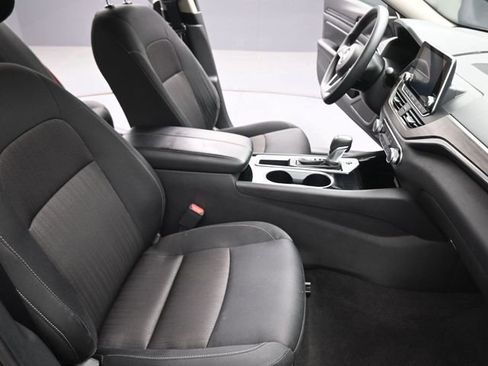 Used 2024 Nissan Altima 2.5 SV image 27