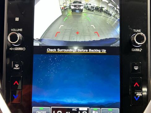 Used 2024 Subaru Crosstrek 2.0i Premium w/ Crosstrek Mirror Package AWD/4WD image 6