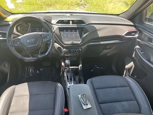 Used 2023 Chevrolet TrailBlazer RS w/ Sun and Liftgate Package AWD/4WD image 16