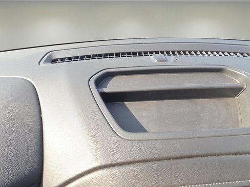 Used 2021 GMC Sierra 1500 SLE image 9