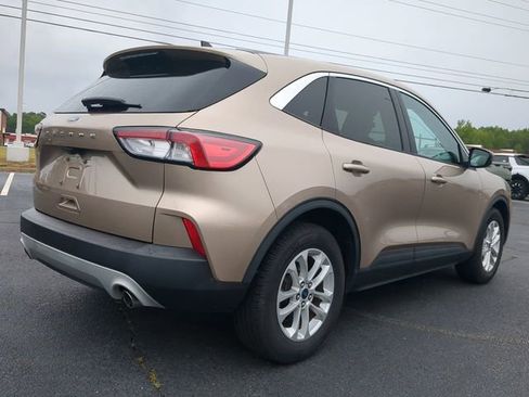 Used 2021 Ford Escape SE FWD image 4