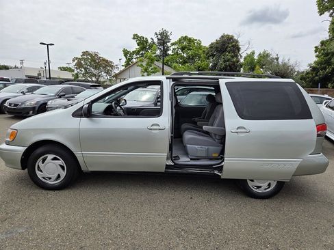 Used 2002 Toyota Sienna LE FWD image 6