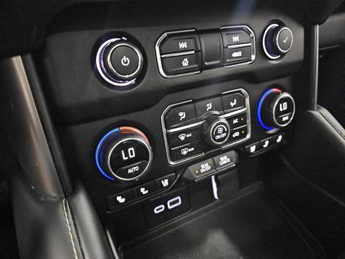 Used 2024 Chevrolet Tahoe Premier w/ Premium Package image 23