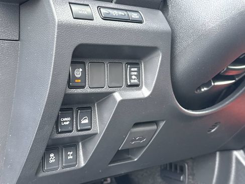 Used 2022 Nissan Frontier PRO-4X AWD/4WD image 25