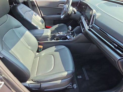 Used 2024 Kia Sportage EX FWD image 19