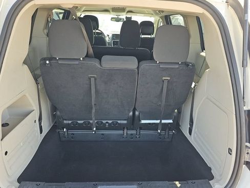 Used 2018 Dodge Grand Caravan SE w/ UConnect Hands-Free Group FWD image 5