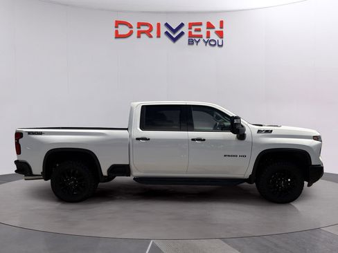 New 2026 Chevrolet Silverado 2500 LTZ w/ LTZ Plus Package AWD/4WD image 6