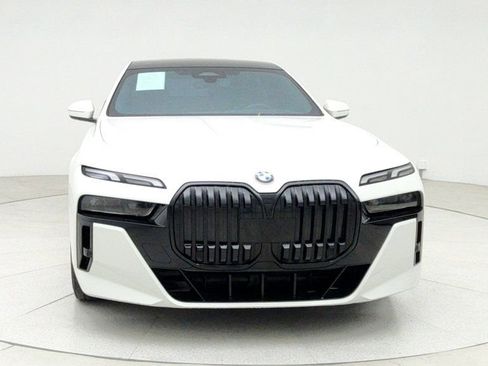 Used 2023 BMW 740i w/ Parking Assistance Package image 2