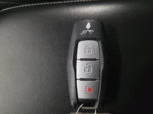 Used 2024 Mitsubishi Outlander ES image 32