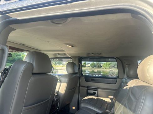 Used 2003 HUMMER H2 Luxury w/ Preferred Equipment Group image 30