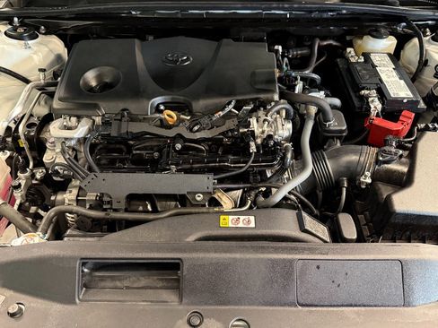 Used 2022 Toyota Camry SE image 21