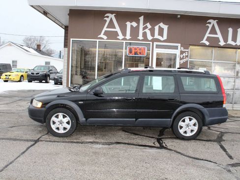 Used 2005 Volvo XC70 Base AWD 4dr Turbo Wagon image 5