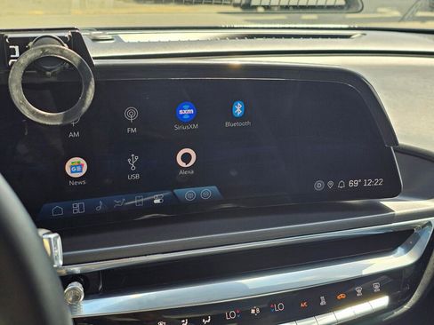 Used 2024 Cadillac Lyriq Tech RWD image 35