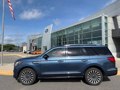 Used 2019 Lincoln Navigator Reserve w/ Cargo Package AWD/4WD image 2