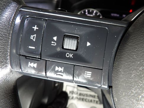 Used 2021 Nissan Rogue S AWD/4WD image 16