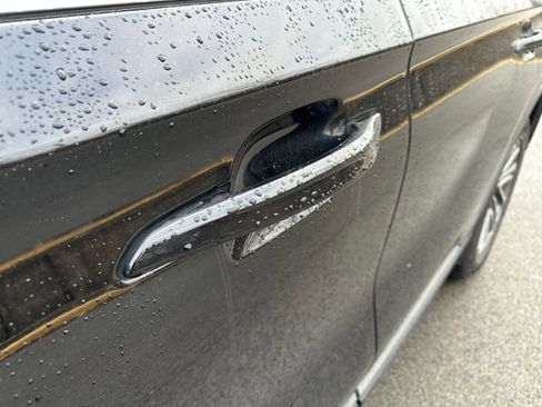 Used 2023 Lincoln Aviator AWD image 12