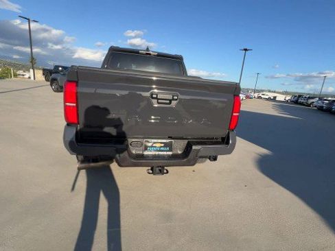 Used 2025 Toyota Tacoma TRD Off-Road image 7