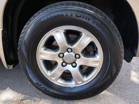 Used 2005 Toyota Highlander 2WD V6 w/ 3rd Row image 42