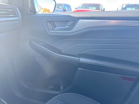 Used 2025 Ford Escape Active image 29