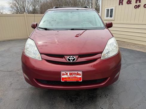 Used 2008 Toyota Sienna XLE Limited image 10