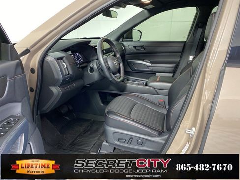 Used 2024 Nissan Pathfinder Rock Creek image 11