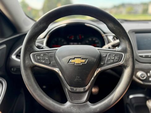 Used 2016 Chevrolet Malibu LT FWD image 13